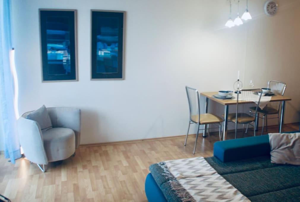 Jasmine Apartment - Free Parking - City Center - Skibus - Tatralandia 5Km Lipótszentmiklós Kültér fotó
