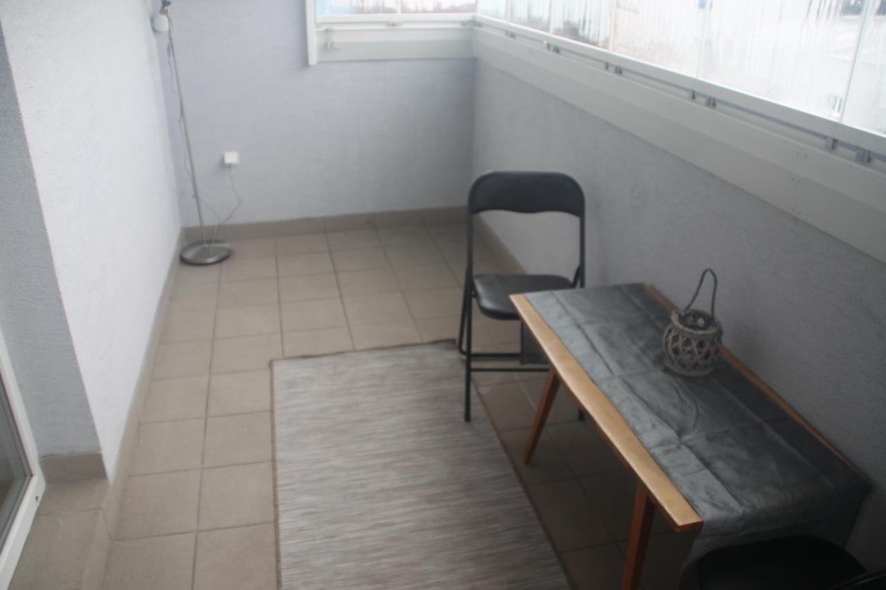Jasmine Apartment - Free Parking - City Center - Skibus - Tatralandia 5Km Lipótszentmiklós Kültér fotó